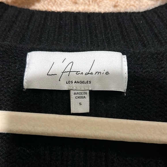 L'Academie Emari V Neck Tunic in
Black | REVOLVE - Picture 4 of 4